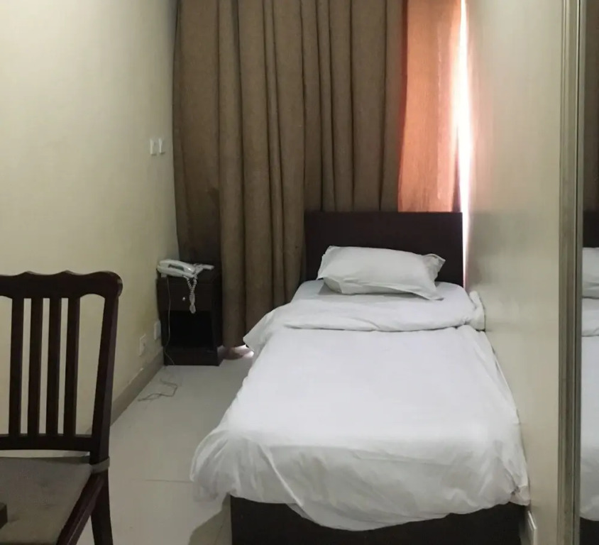 Parktonian Hotel Ikate
