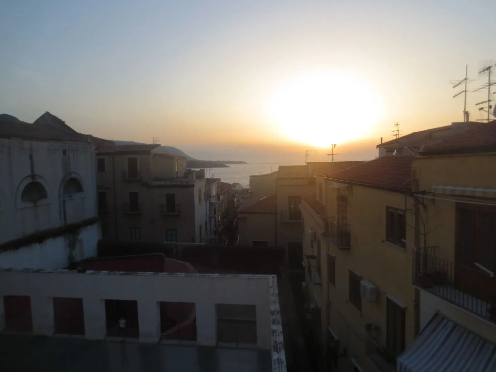 Cefalu in Blu