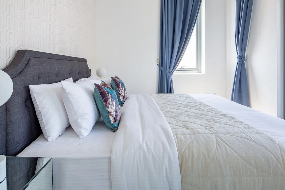Stylish & Space-savvy 1BR Apt in Business Bay