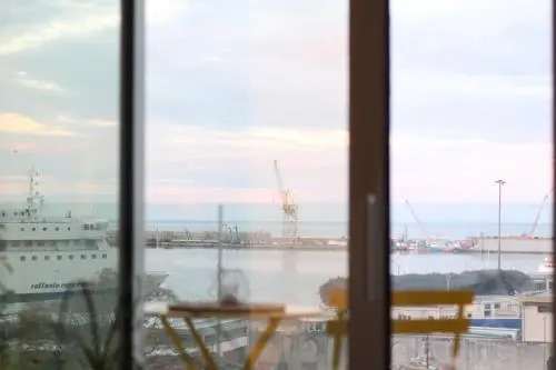 Seaview Apartments
