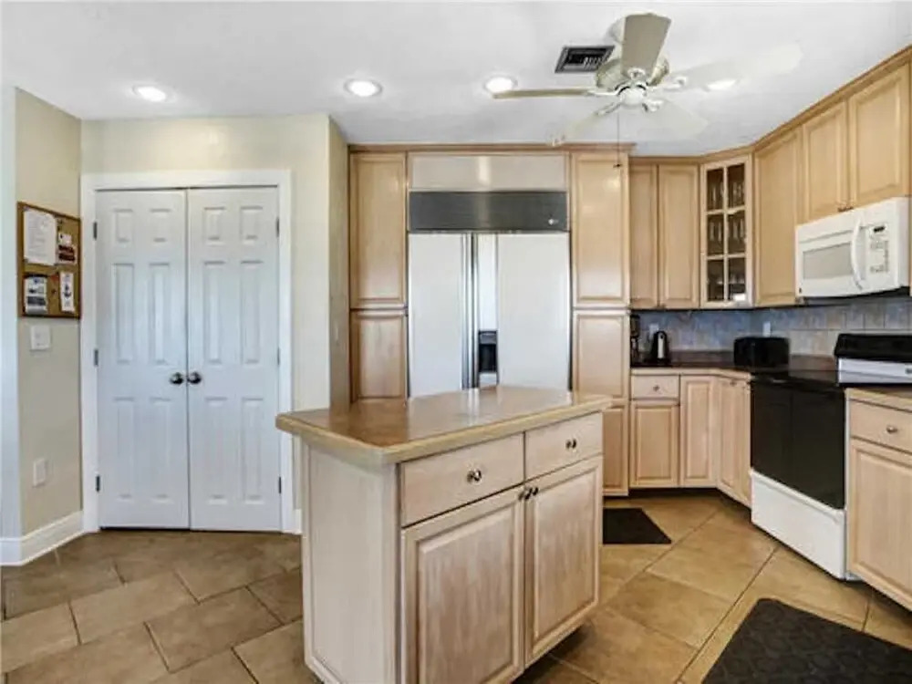 Beach Sanctuary, Beach Front, Views, 4 Bedrooms, Hot Tub, Sleeps 10