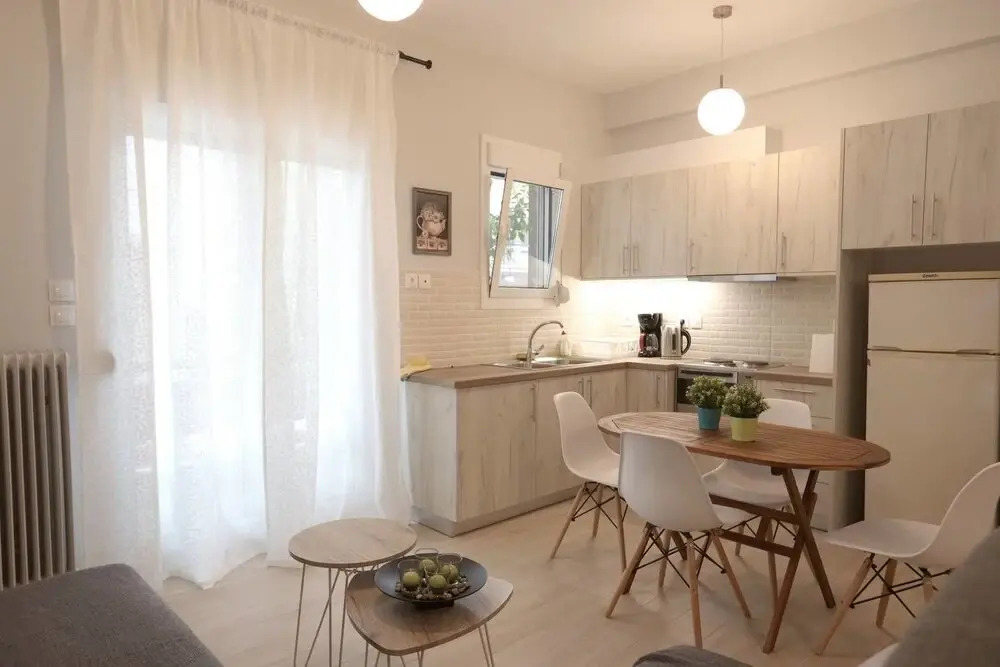 Pale Coloured Apt in Athens Historic Centre