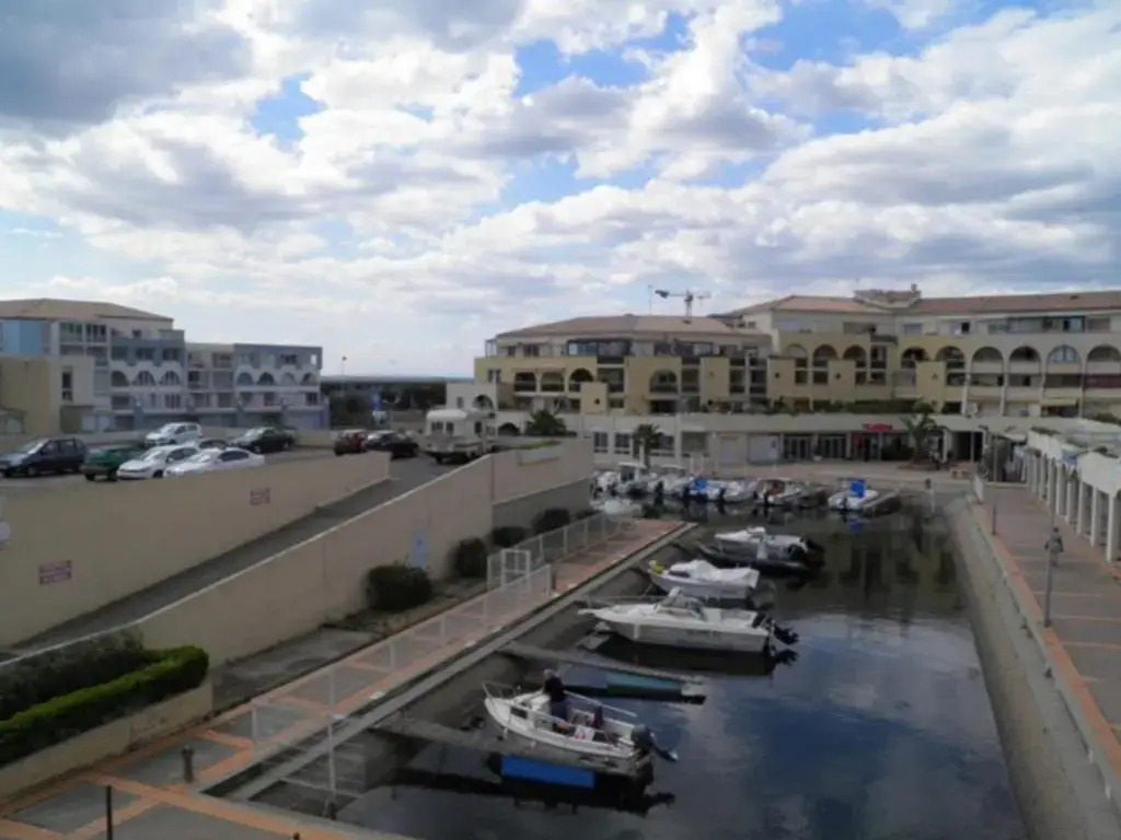 Appartement Sète, 2 Pièces, 4 Personnes - Fr-1-338-82