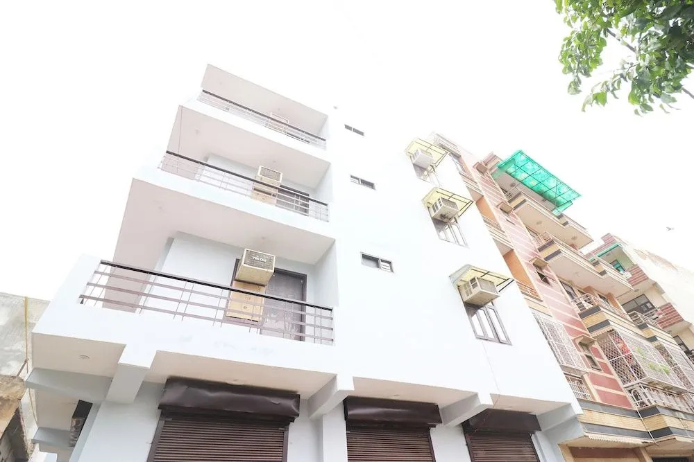 OYO 49097 Comfort Palace
