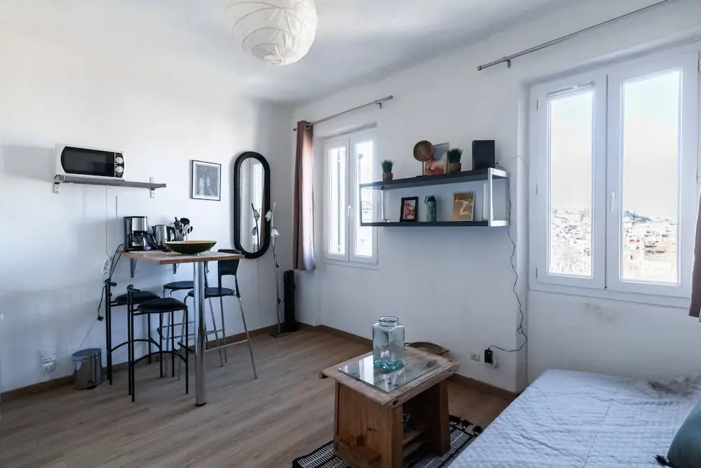 Studio for 2 Prefecture Neighborhood