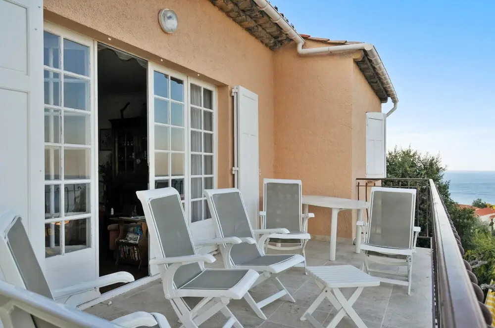 House With in Roquebrune sur argens With Wonderful sea Vie