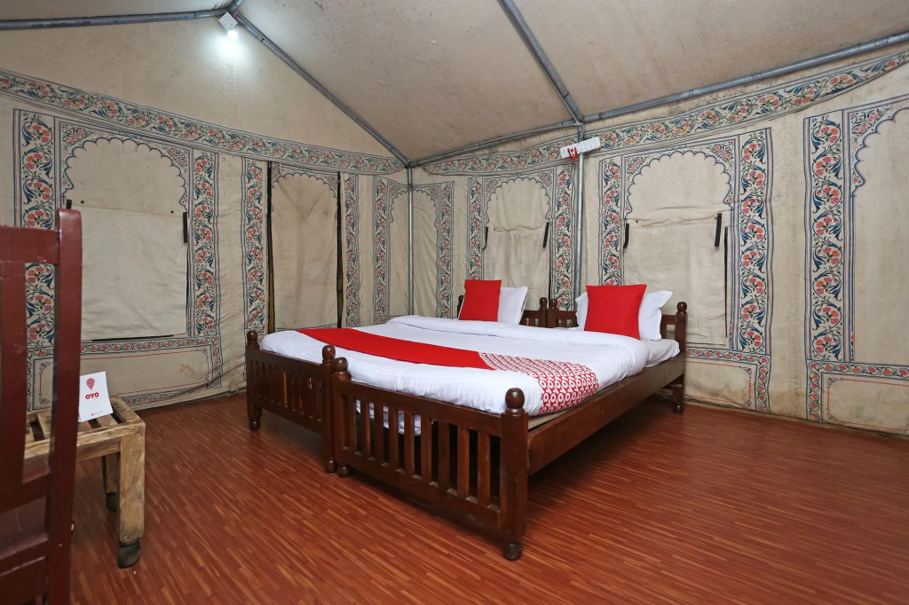 Hotel Jungle Camp