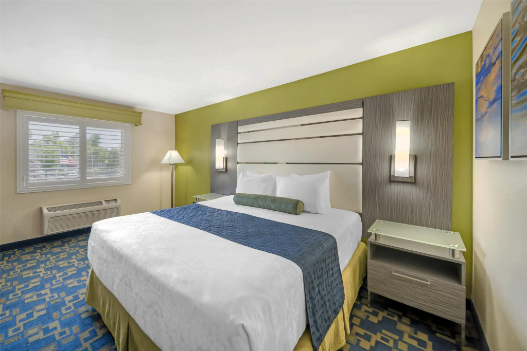 Best Western Antelope Inn & Suites