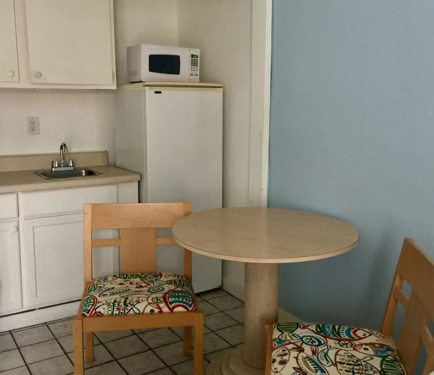 St Maurice Beach Inn