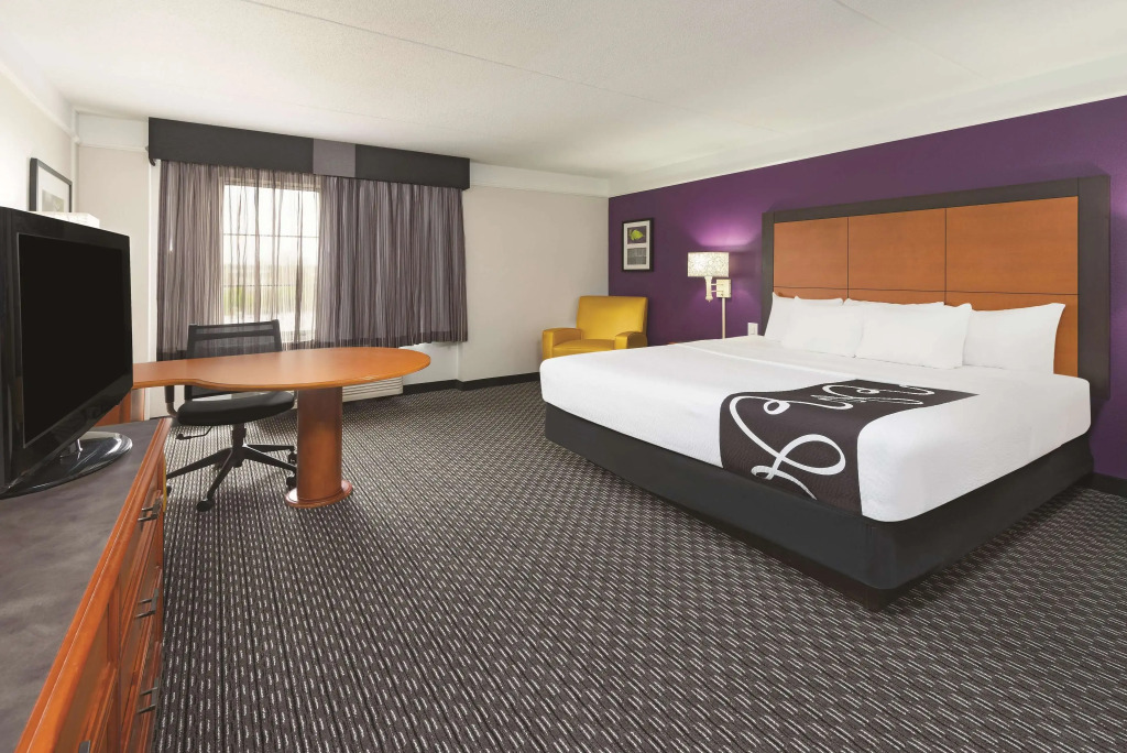 La Quinta by Wyndham St. Louis Westport