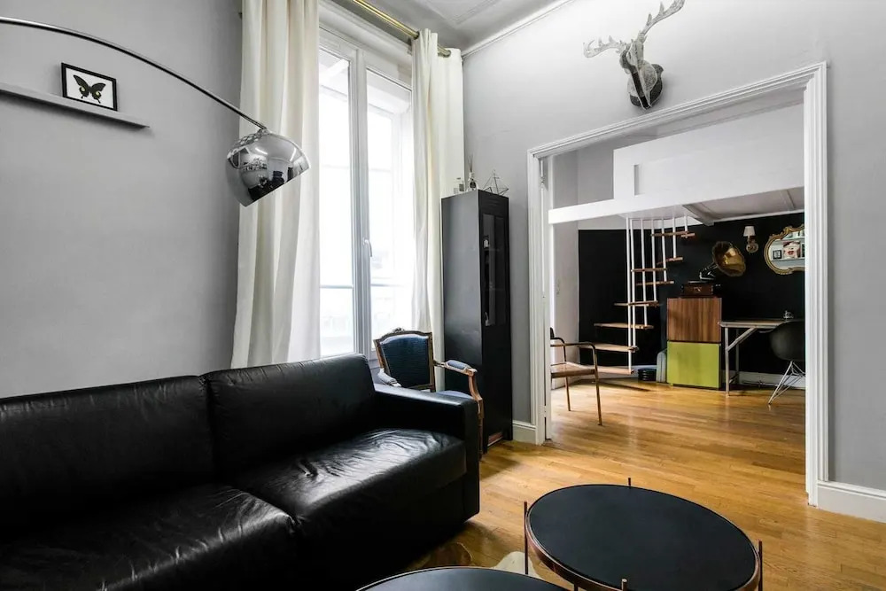 Lovely Mezzanine Apartment Near Buttes Chaumont Park