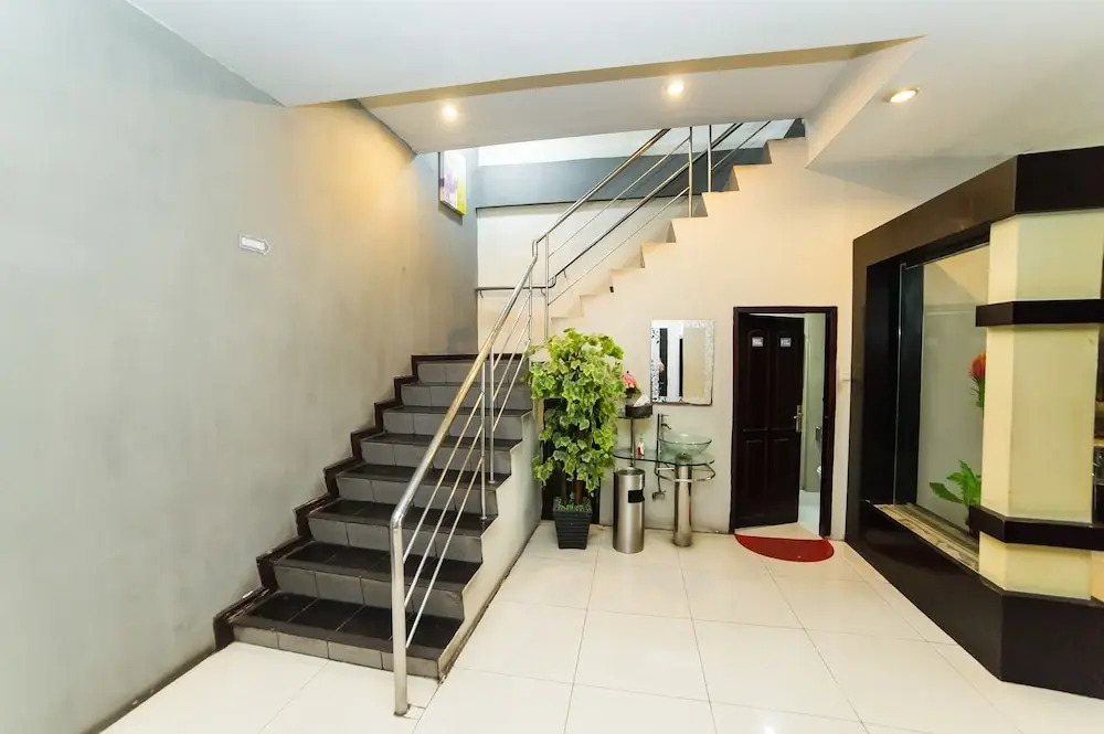 Airy Pelabuhan Makassar Timor 63