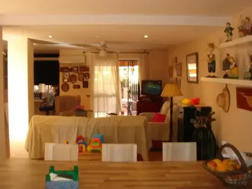 Chalet Pto Sta Maria, SOLO FAMILIAS