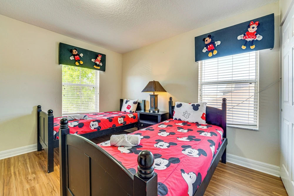 Lanai & Game Room: Vacation Home in Davenport