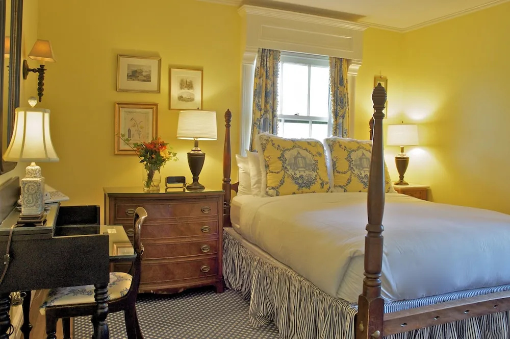 Hilltop Inn