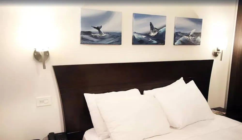 PACIFIC SUITES Boutique Hotel and Bistro