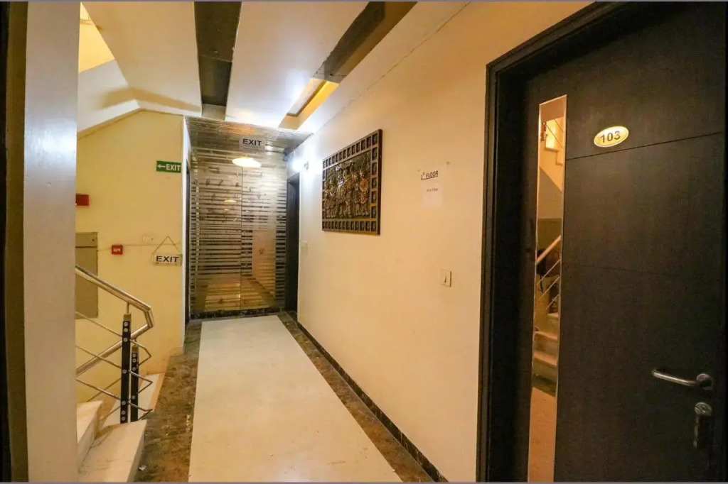 FabHotel Yug Villa