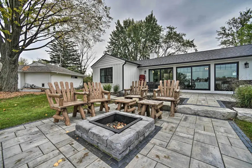 Fenton Home w/ Patio & All Sports Lake Access