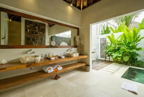 Villa Naty Canggu - 6 Bedrooms Luxury Villa