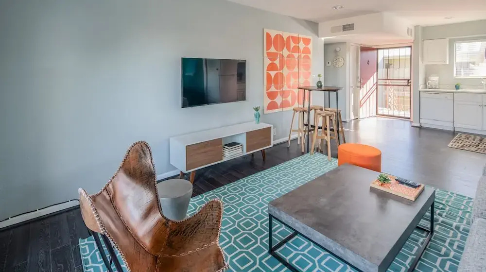 1BR near Fashion Square by WanderJaunt
