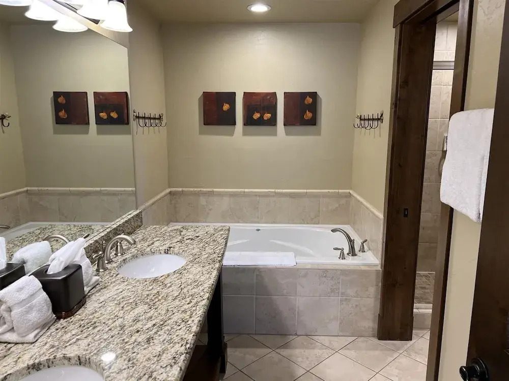 Grand Lodge at Peak 7 - 3 Bedroom Residence - Pool, Hot Tubs, Game Room & More!