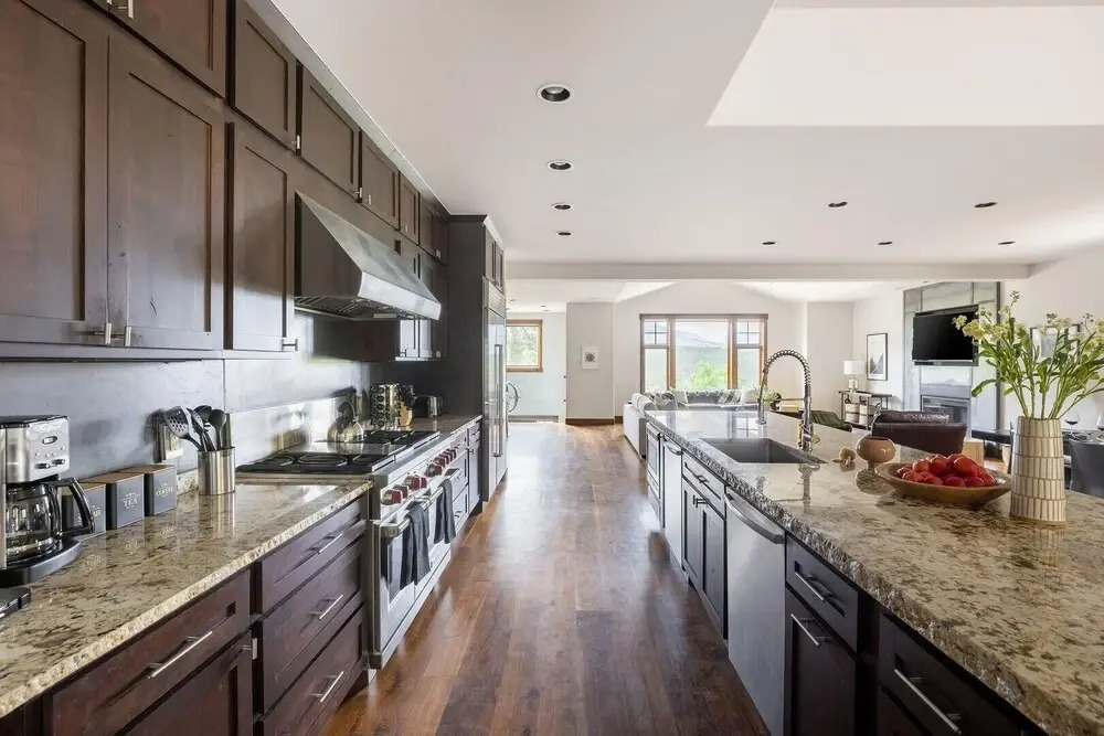 Dillon - Private Mountain Home w Hot Tub w Views & Shuffleboard!