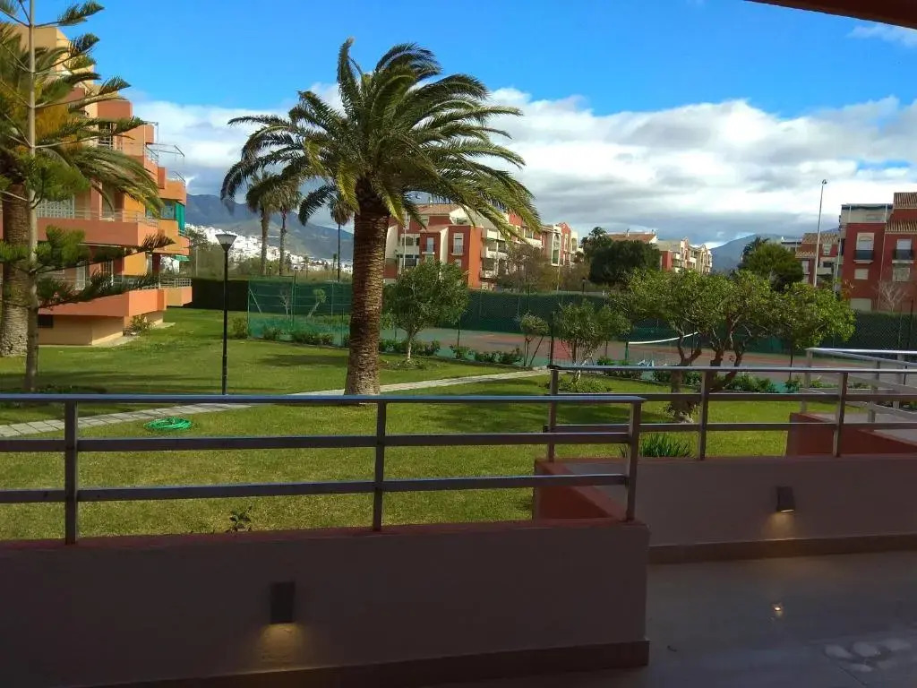 Apartamento a 150 metros del Mar, parking y Wifi