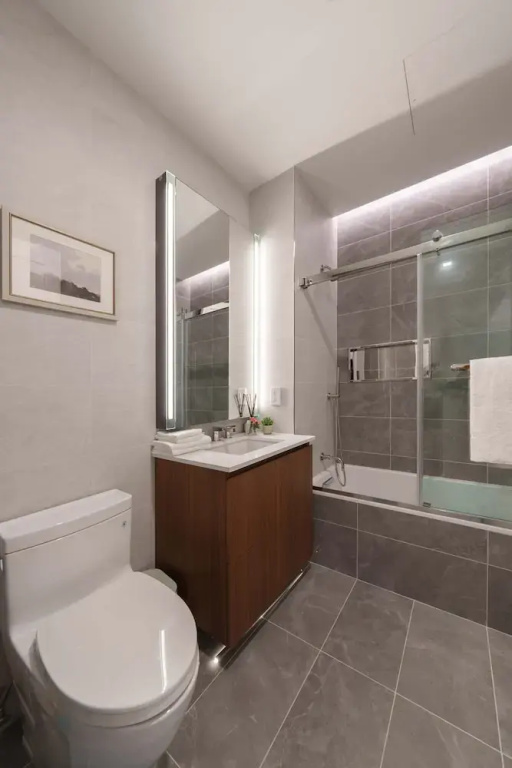 New Luxury Penthouse w Pool Gym in Flushing