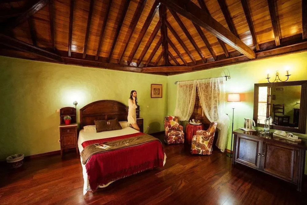 Отель Rural Casa de los Camellos
