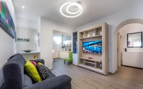 Apartments Dora