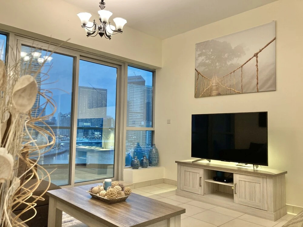 Whitesage - Marina Gem, Fancy Apartment with Waterfront Views, Dubai