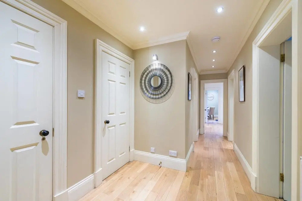 JOIVY Luxury Carlton Terrace Main Door Apartment