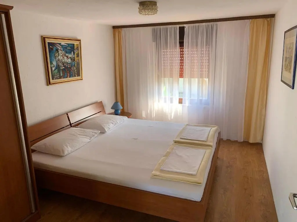 Apartment with large Seaview Terrace