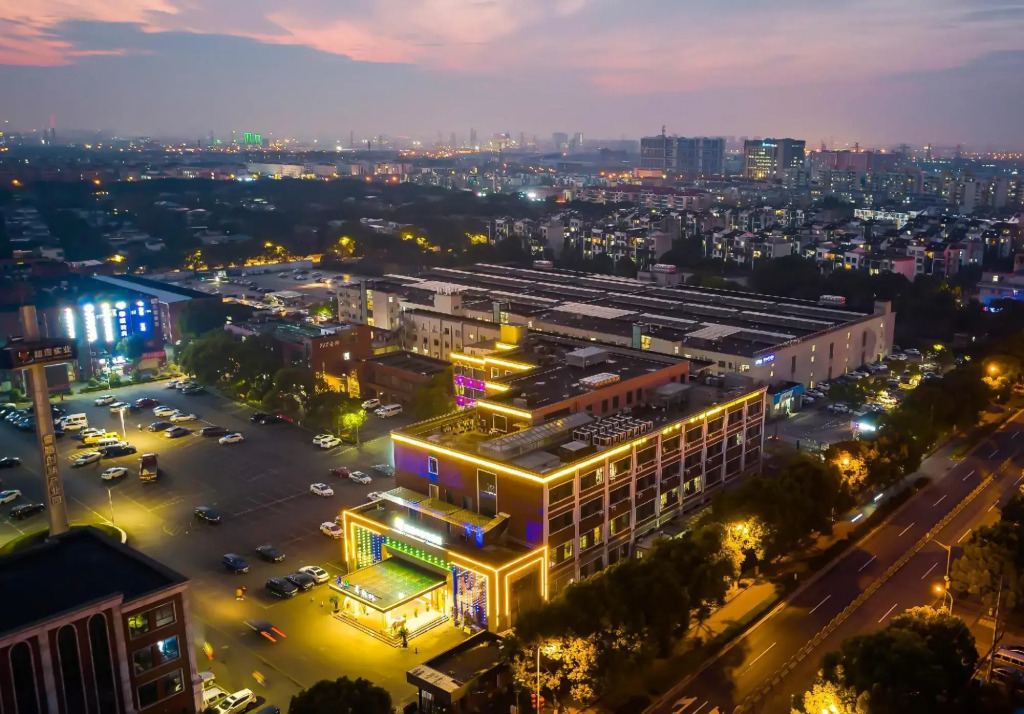 Rezen Brook Hotel (Shanghai Caolu Minlei Road Subway Station)