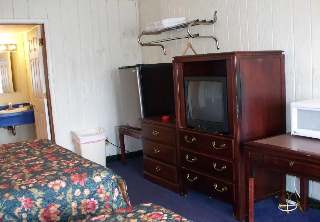 Dry Dock Motel