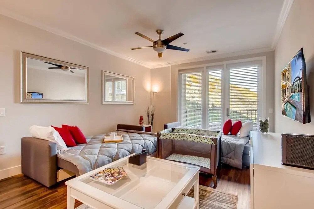 Gorgeous San Diego 2BR/2BTH With Fast WIFI & Free Parking! (FV3)