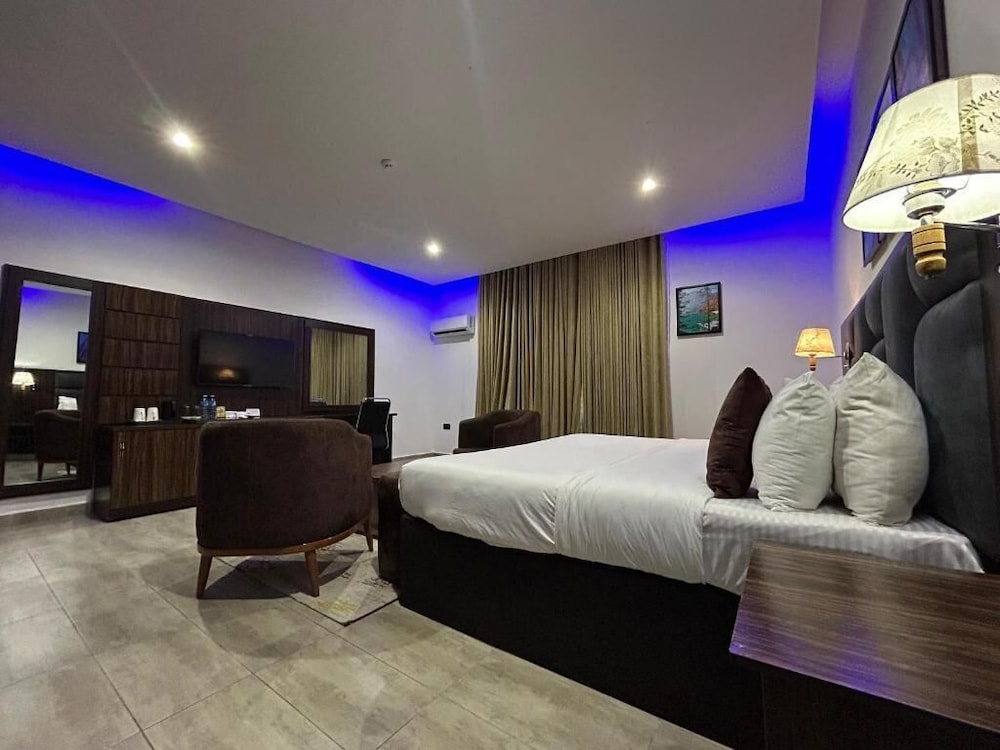 Vinpy hotels