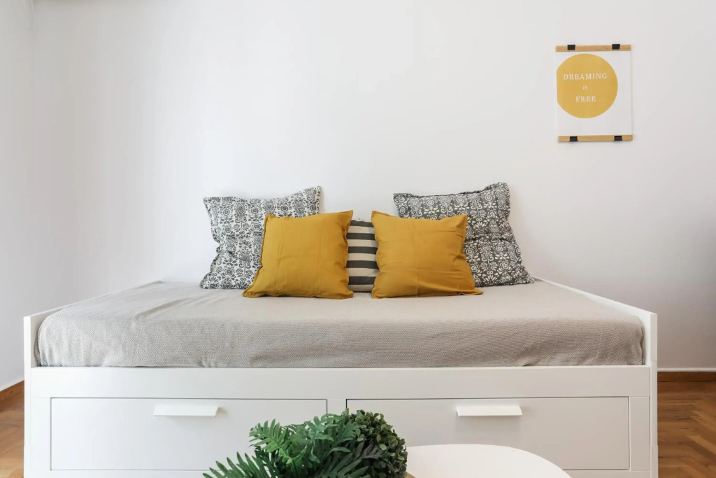 Beautifully decorated spacious aprt for 5 near Acropolis