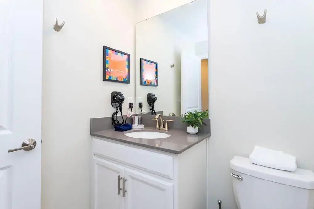 1176 CD - Luxury 4BR Townhome: Pool & Game Room