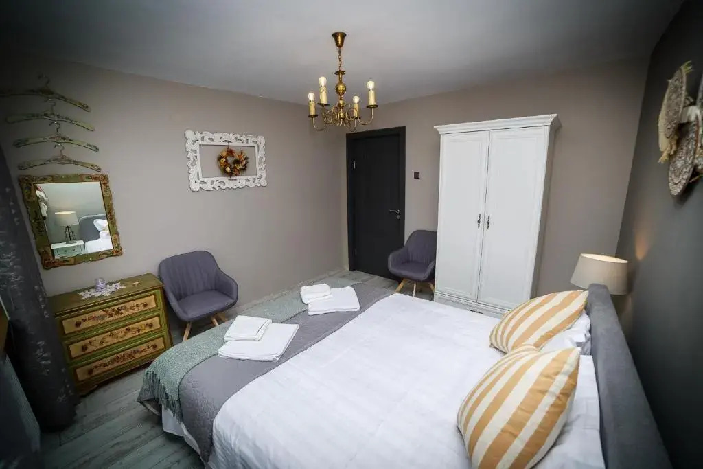 Exquisite 3 room apartment in the heart of thetown