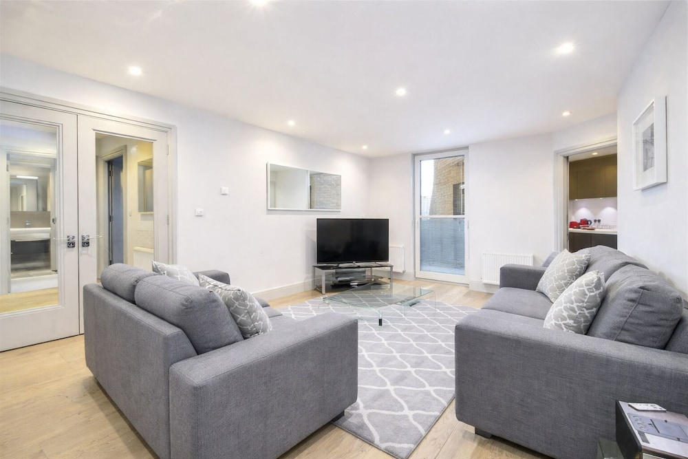 Roomspace Serviced Apartments - The Quadrant