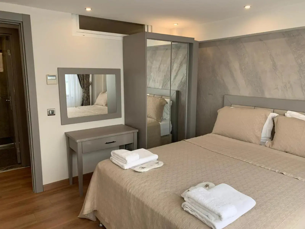 Regency World Suite