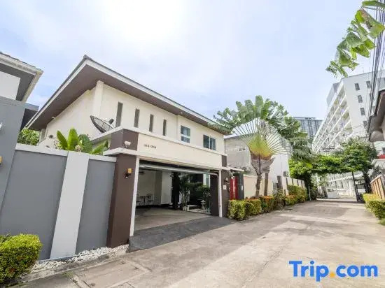 Pattaya Private 4-Bedrooms, 5-Bathrooms Pool Villa