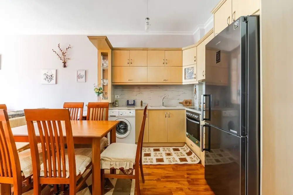 Urban Sea Escape 1BR With Beach Access