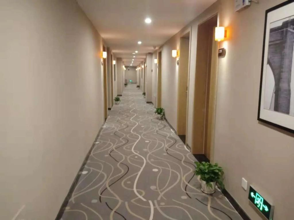 7 Days Premium Hotel (She County Longshan Avenue Beiguan Primary School)