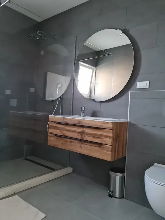 Exclusive Seafront Suites with hot tub