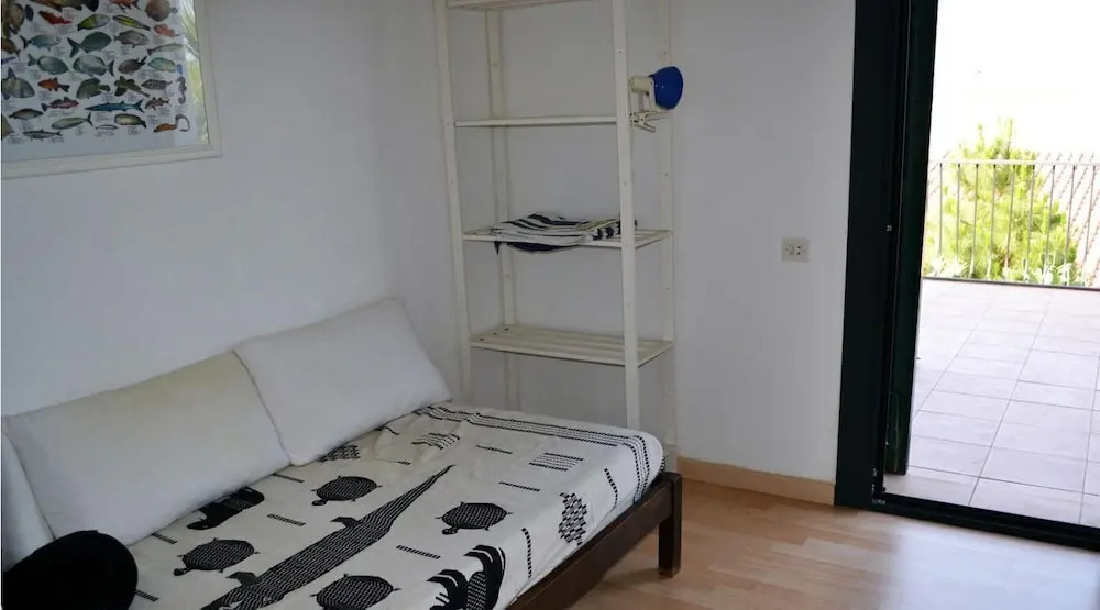 House - 3 Bedrooms with Sea views - 107831