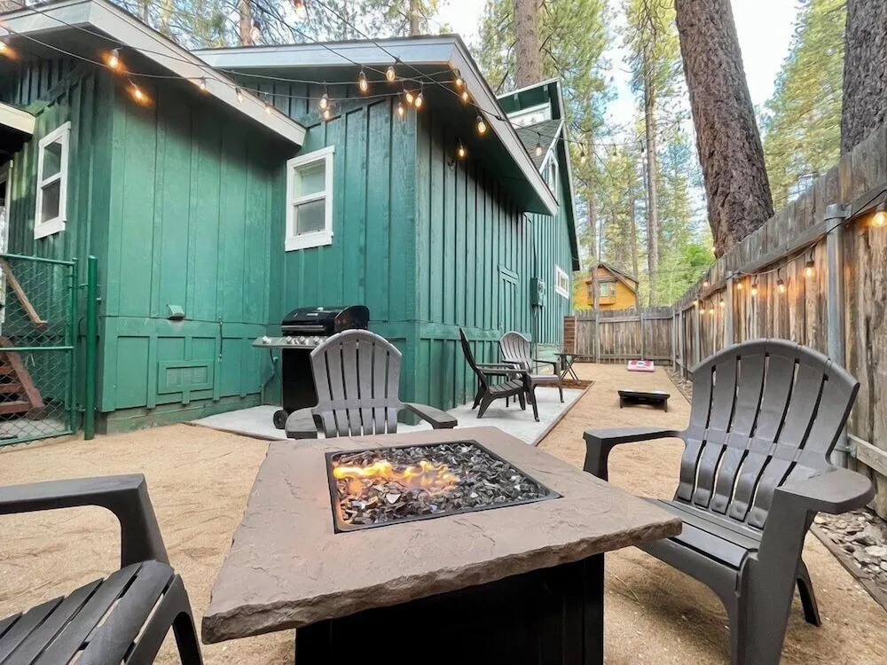 Twin Pines Lodge #2458