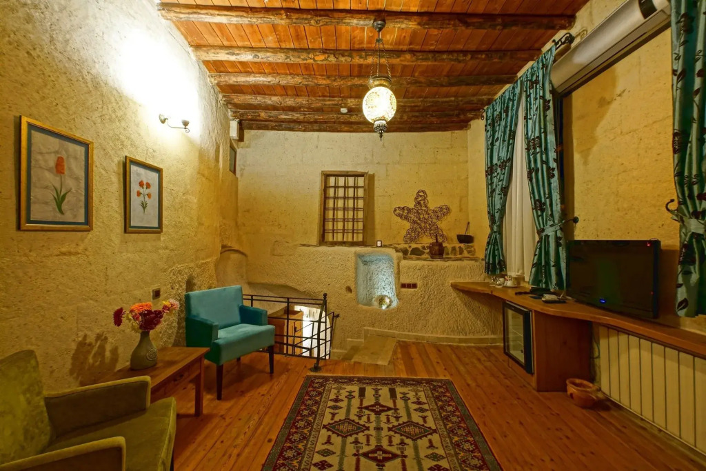 La Casa Cave