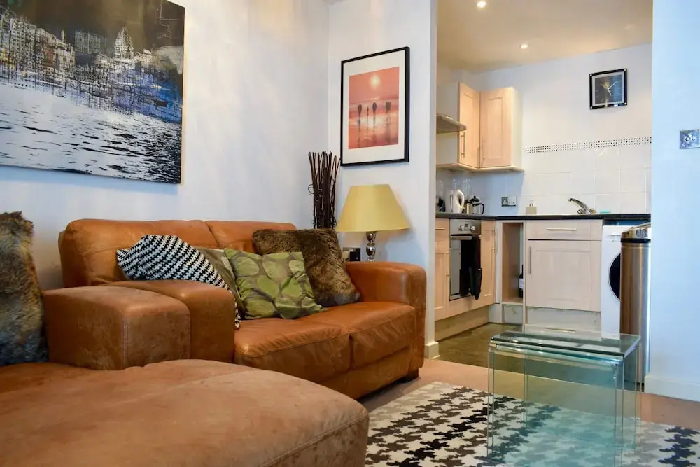 1 Bedroom Apartment Near Tube Station